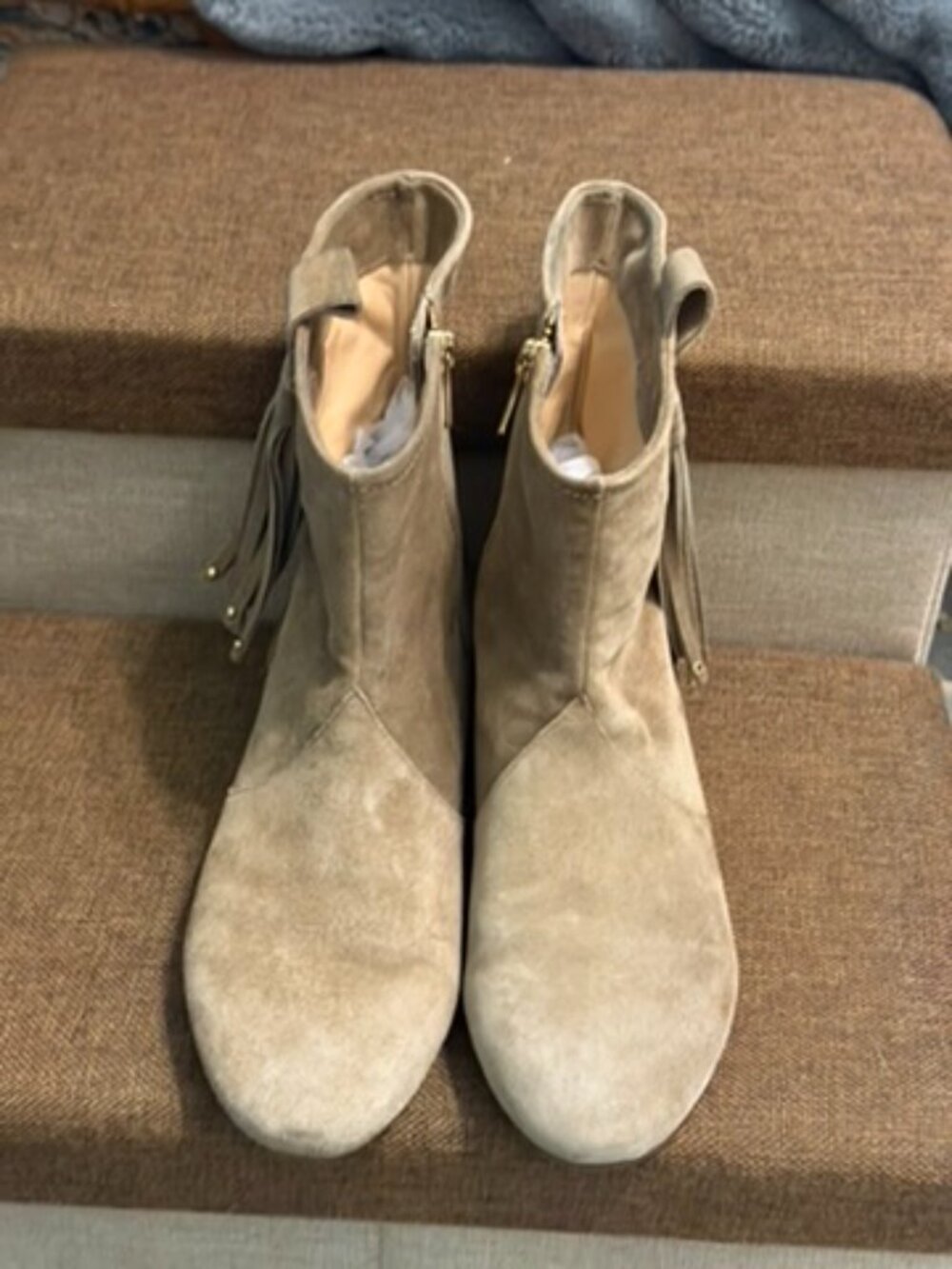 Belle by Sigerson Morrison Taupe Suede Fringe Ankle Boots Size 8 Boho Western - Picture 3 of 9